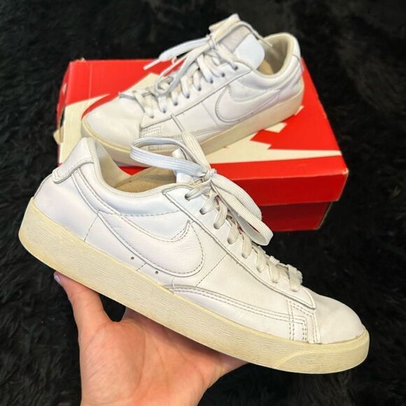 NIKE blazer low le lace up low top shoes sneakers women’s 8 - Picture 1 of 8